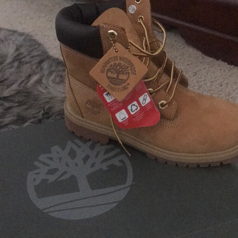 Brand new never worn. Comes with box